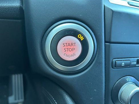 Used 2017 Nissan 370Z Touring image 29