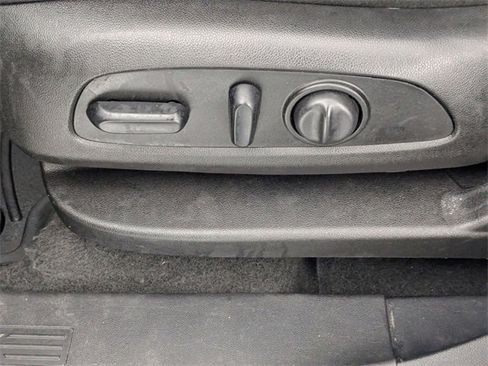 Used 2019 Chevrolet Equinox LT image 28