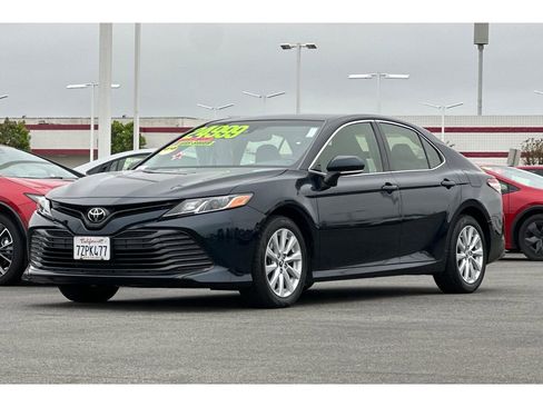 Used 2018 Toyota Camry LE w/ Convenience Package FWD image 8