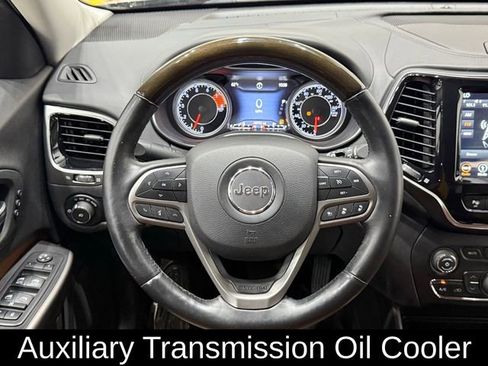 Used 2019 Jeep Cherokee Overland w/ Technology Group image 7