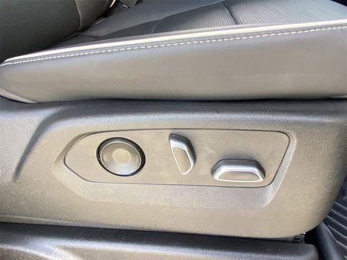 Used 2022 Cadillac Escalade Premium Luxury w/ Performance Package image 11