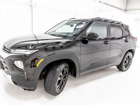 Used 2022 Chevrolet TrailBlazer LT w/ Driver Confidence Package FWD image 2