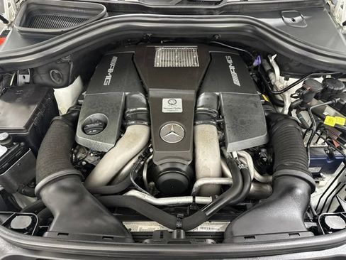 Used 2015 Mercedes-Benz GL 63 AMG 4MATIC image 9