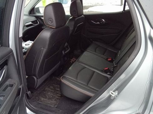 Used 2023 GMC Terrain AT4 w/ Infotainment Package II image 8