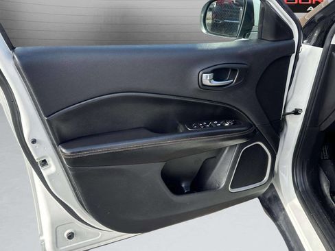 Used 2019 Jeep Compass Limited image 11