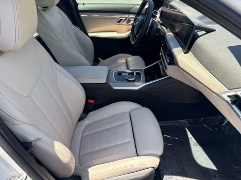 Used 2025 BMW 330i Sedan w/ Premium Package RWD image 12
