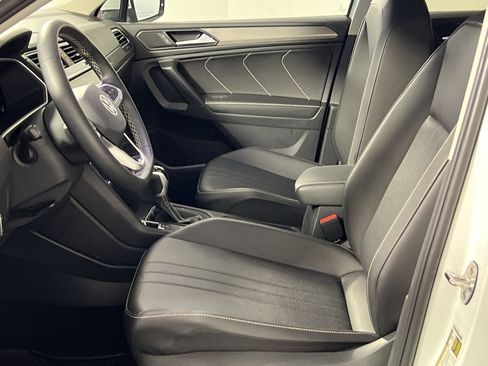 Used 2023 Volkswagen Tiguan SE AWD/4WD image 14