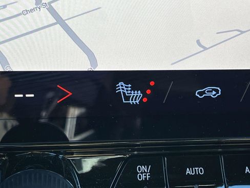 Used 2025 Chevrolet Blazer EV LT image 25