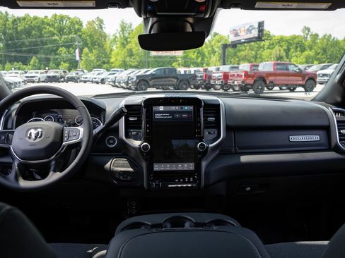 New 2026 RAM 2500 Big Horn AWD/4WD image 19