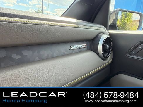 Used 2024 Chevrolet Colorado ZR2 w/ Technology Package AWD/4WD image 29