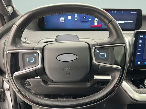 Used 2025 Ford Expedition Max Platinum w/ Stealth Performance Package AWD/4WD image 17