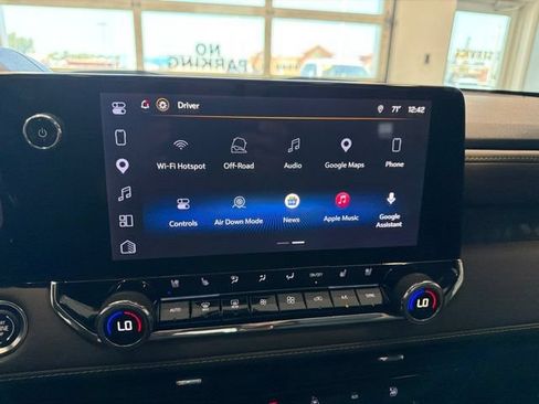 Used 2025 Chevrolet Colorado ZR2 AWD/4WD image 43