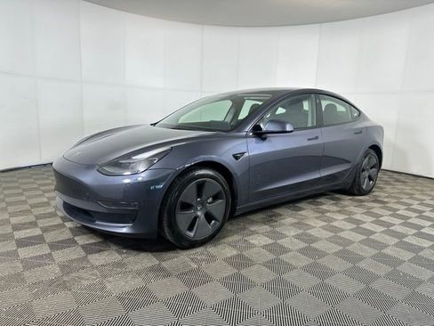 Used 2023 Tesla Model 3 Standard Range image 7