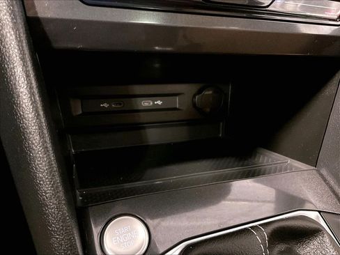 Certified 2023 Volkswagen Tiguan SE w/ Panoramic Sunroof Package AWD/4WD image 27