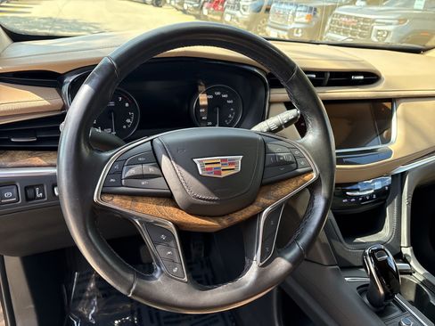Used 2022 Cadillac XT5 Premium Luxury w/ Platinum Package AWD/4WD image 19