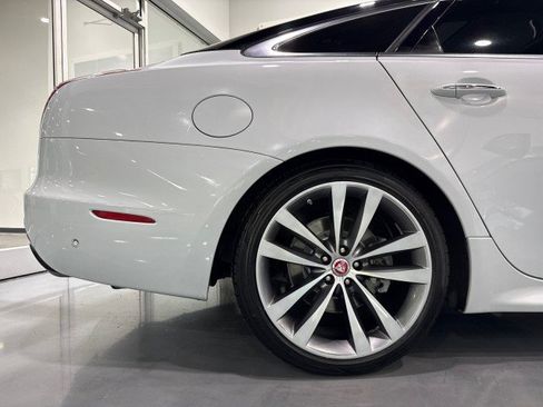 Used 2016 Jaguar XJ R-Sport RWD image 84