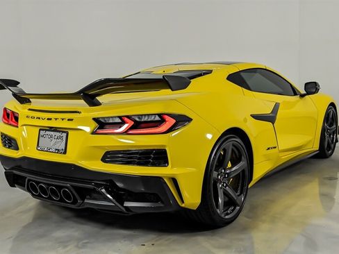 Used 2025 Chevrolet Corvette Z06 w/ Z07 Performance Package RWD image 10