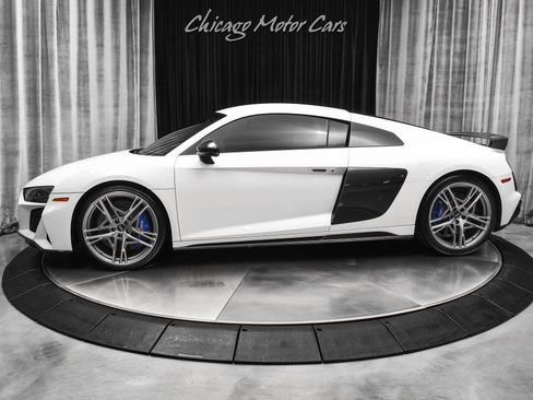 Used 2021 Audi R8 V10 performance w/ R8 Performance Design Package image 1