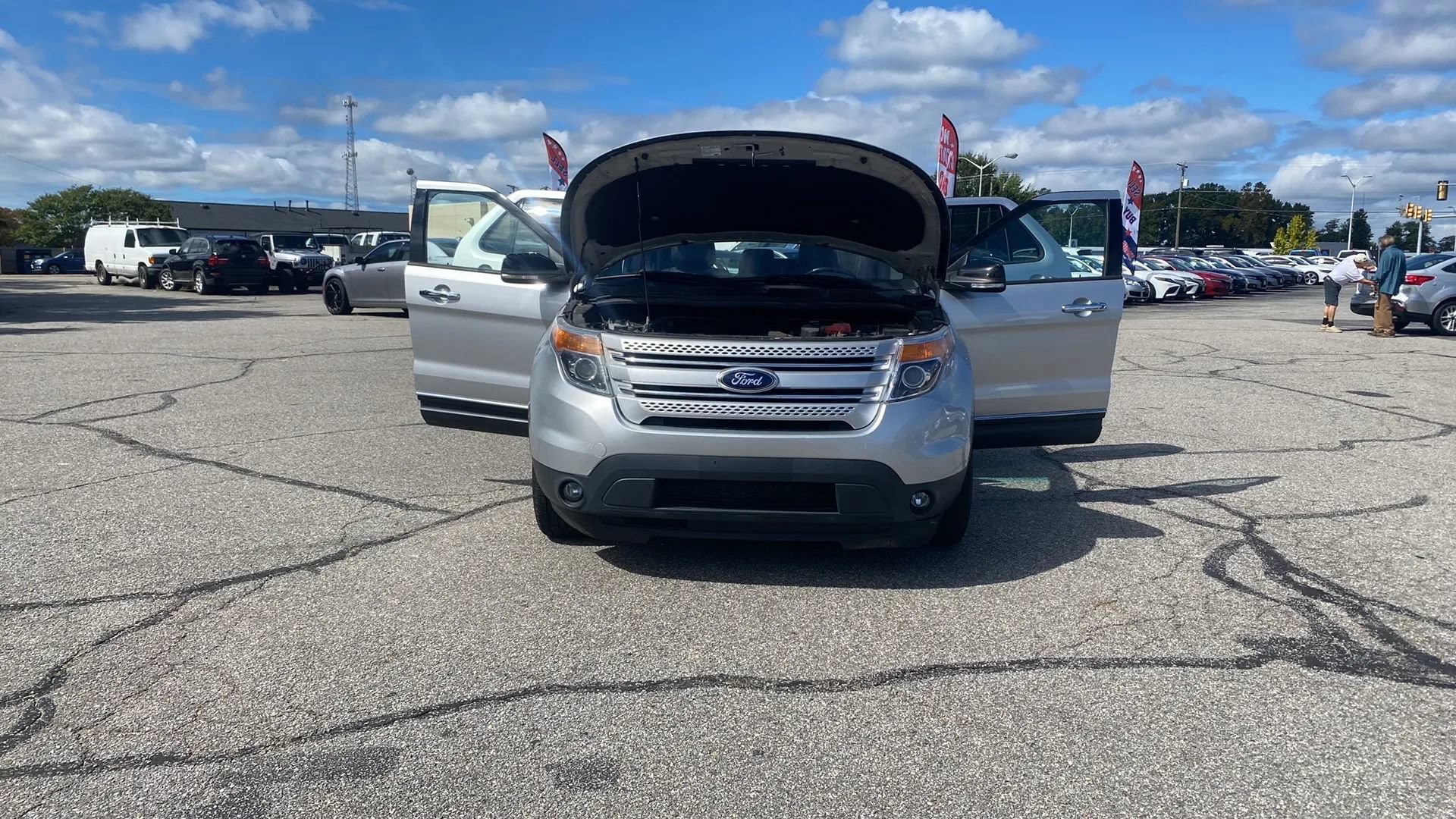 Used 2015 Ford Explorer XLT w/ Equipment Group 202B AWD/4WD image 5