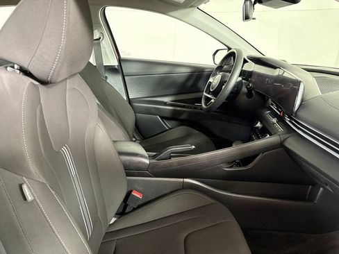 Used 2024 Hyundai Elantra SEL FWD image 14