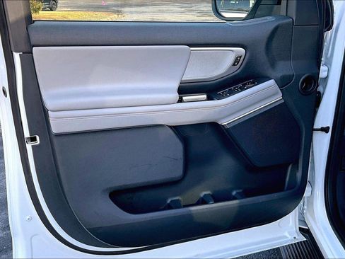 Certified 2025 Ford Expedition Max Active image 16