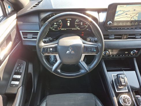 Used 2023 Mitsubishi Outlander SE AWD/4WD image 12