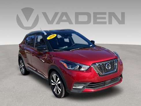 Used 2020 Nissan Kicks SR w/ SR Premium Package image 1