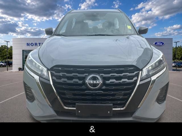 Used 2024 Nissan Kicks SR FWD image 3