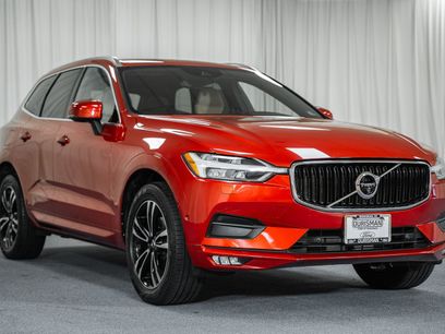 Used 2018 Volvo XC60 T5 Momentum w/ Convenience Package