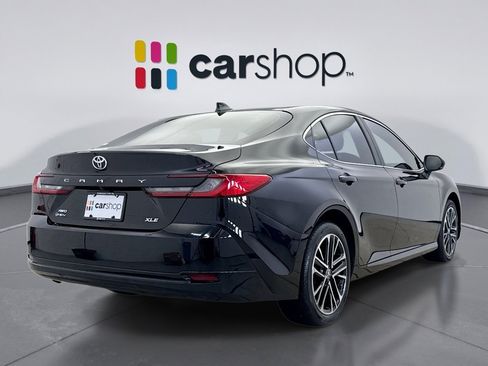 Used 2025 Toyota Camry XLE AWD/4WD image 5