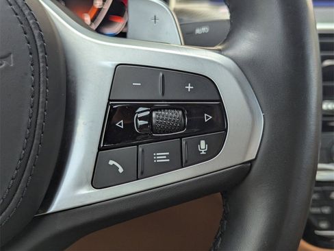 Used 2022 BMW M550i xDrive image 21