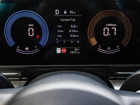 Used 2025 Hyundai Kona SEL image 16