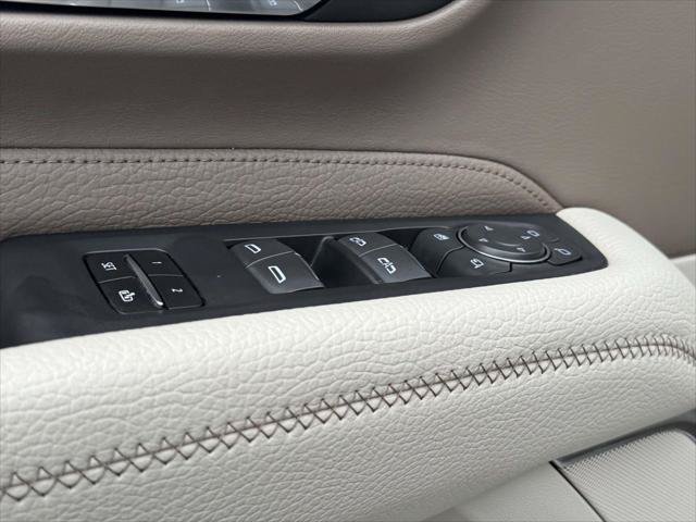 Used 2023 GMC Yukon Denali w/ LPO, Floor Liner Package AWD/4WD image 21