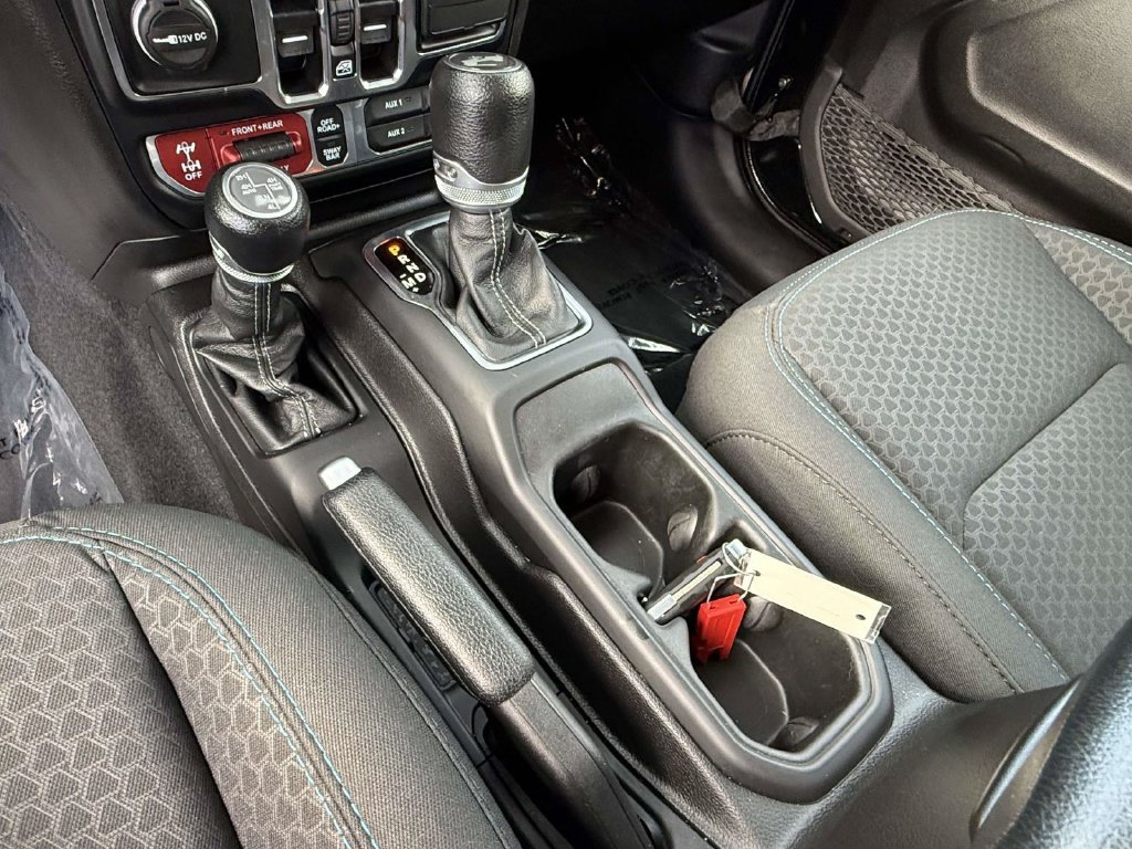 Used 2024 Jeep Wrangler Unlimited Rubicon 4xe w/ Convenience Group AWD/4WD image 22