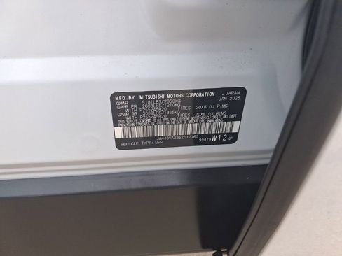 Used 2025 Mitsubishi Outlander SE FWD image 3