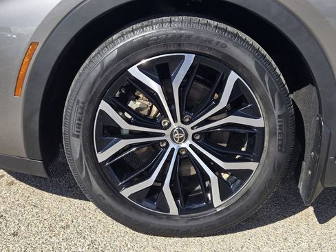 Used 2023 Toyota Crown image 11