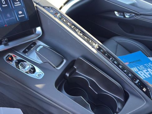 Used 2024 Chevrolet Corvette Stingray Preferred Cpe w/ Battery Protection Package image 17