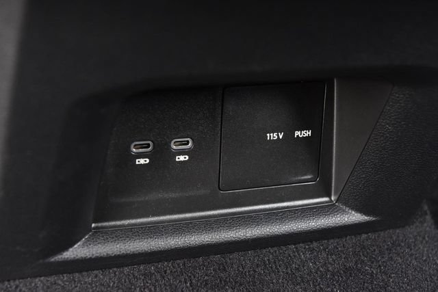 Certified 2023 Volkswagen Atlas Cross Sport SE w/ Panoramic Sunroof Package AWD/4WD image 24