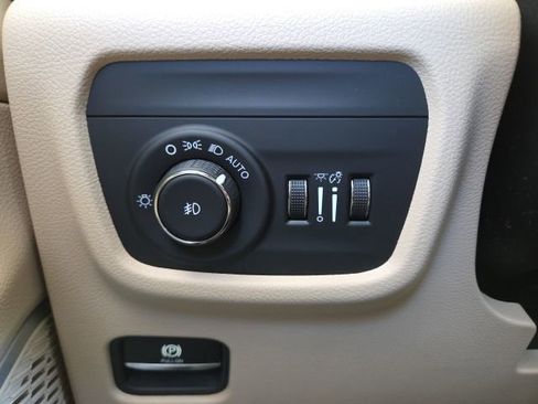 Used 2021 Jeep Grand Cherokee L Limited AWD/4WD image 57