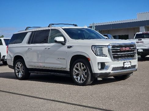 Used 2021 GMC Yukon XL SLT w/ SLT Premium Package AWD/4WD image 2