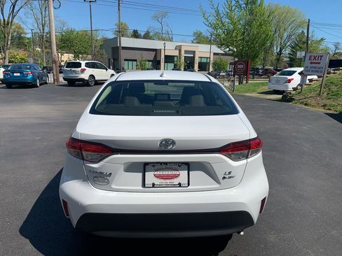 Used 2026 Toyota Corolla LE image 4