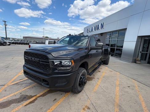 Used 2024 RAM 3500 Tradesman AWD/4WD image 3