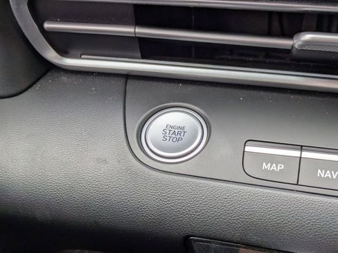 Used 2025 Hyundai Elantra SEL FWD image 24