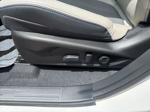 Used 2025 Subaru Forester Limited w/ Popular Package AWD/4WD image 13