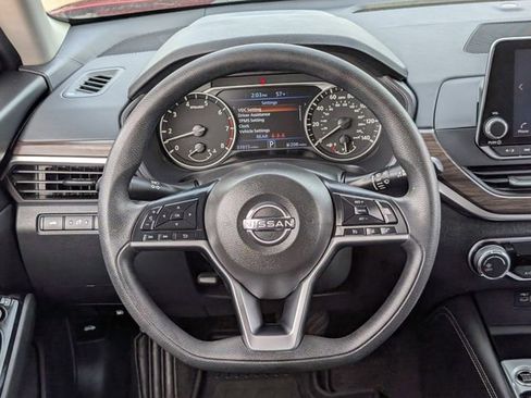 Used 2023 Nissan Altima 2.5 SV image 12