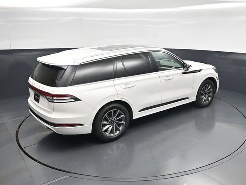 Used 2020 Lincoln Aviator Grand Touring w/ Elements Package Plus AWD/4WD image 39
