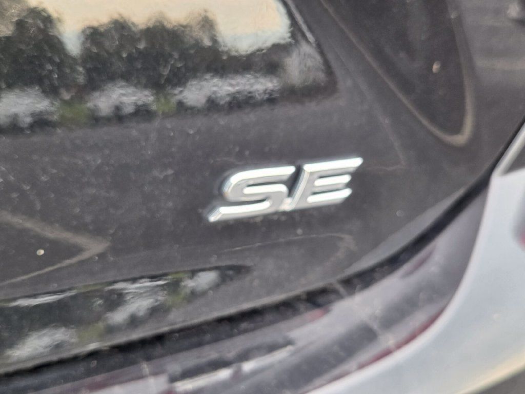 Certified 2025 Toyota Camry SE FWD image 8