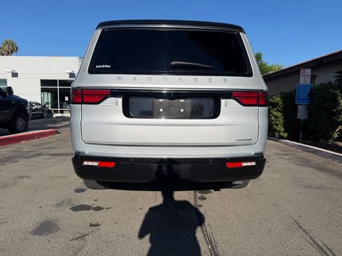 Used 2022 Jeep Wagoneer Series II RWD image 14