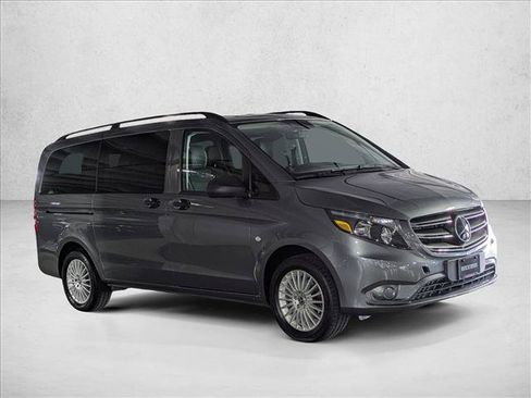 Used 2023 Mercedes-Benz Metris Passenger image 3