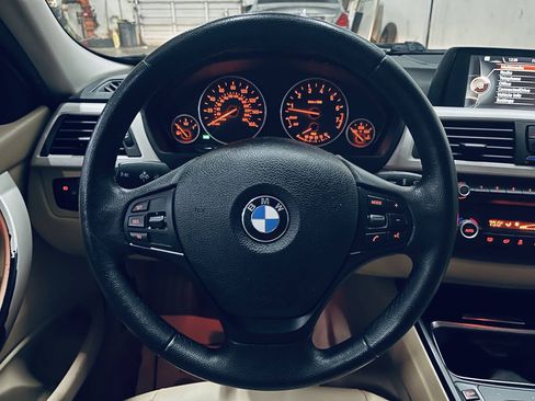 Used 2015 BMW 320i Sedan RWD image 24